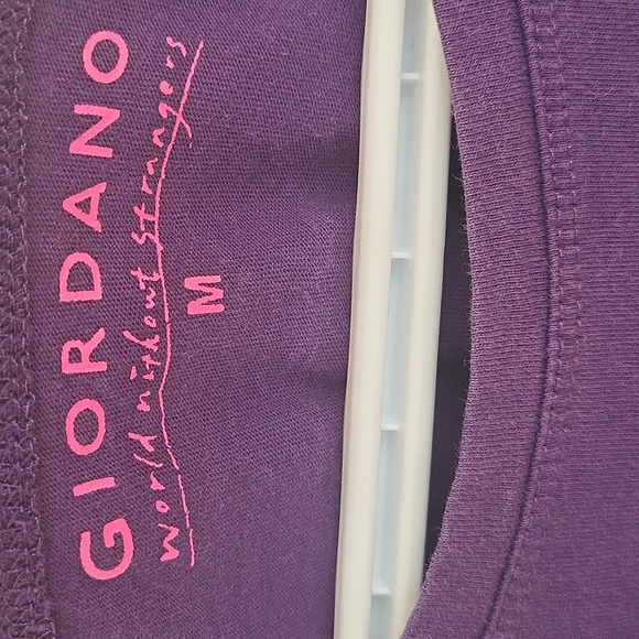 Giordano World without  strangers T shirt - Picture 8 of 11